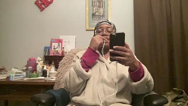 MommyConfident online show from 12/21/25, 02:30