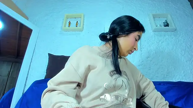 emiily s online show from 03/12/25, 12:04