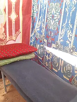 Snapshot of Burhade-- chatting on 11/17/25, 04:40 Burhade-- online show from 11/17/25, 04:40