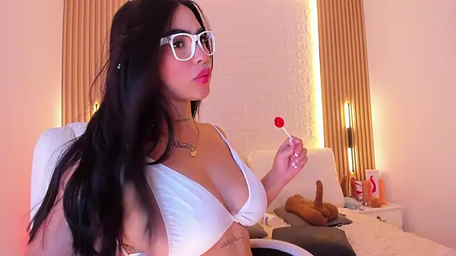 alyssa vargas online show from 10/13/25, 03:34