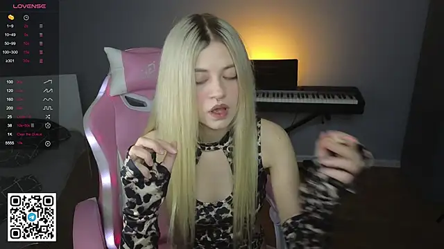 Snapshot of mybunnywendy chatting on 02/23/25, 02:25 mybunnywendy online show from 02/23/25, 02:25