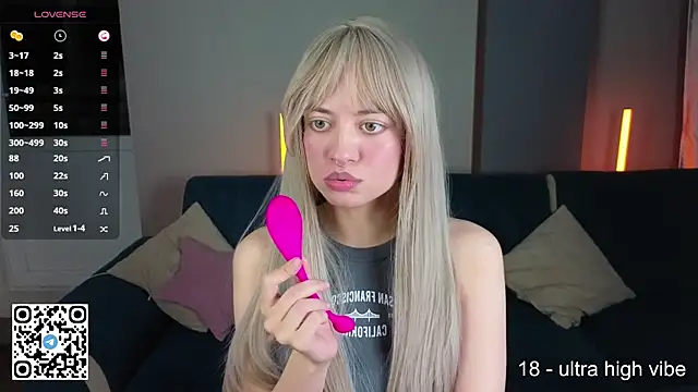 Snapshot of mybunnywendy chatting on 09/24/25, 02:42 mybunnywendy online show from 09/24/25, 02:42