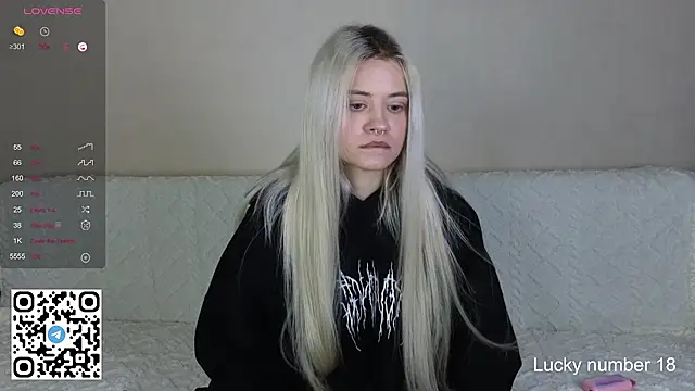 Snapshot of mybunnywendy chatting on 12/19/25, 01:40 mybunnywendy online show from 12/19/25, 01:40