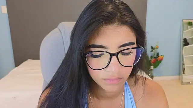 maiaa ruiz online show from 10/16/25, 02:51