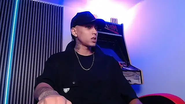 Snapshot of Liam_lee chatting on 03/07/25, 01:29 Liam lee online show from 03/07/25, 01:29