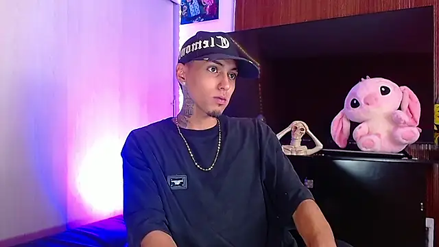 Liam lee online show from 12/05/25, 04:25