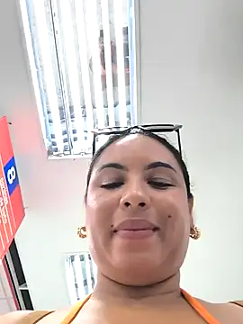 Snapshot of Francesca_ferrari chatting on 12/03/24, 10:18 Francesca ferrari online show from 12/03/24, 10:18