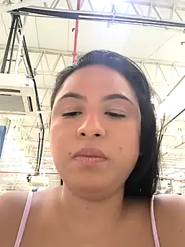 Snapshot of Francesca_ferrari chatting on 12/15/24, 04:26 Francesca ferrari online show from 12/15/24, 04:26