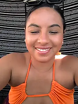 Snapshot of Francesca_ferrari chatting on 01/10/25, 07:11 Francesca ferrari online show from 01/10/25, 07:11