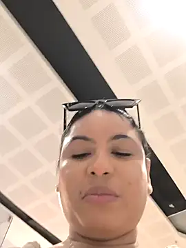 Snapshot of Francesca_ferrari chatting on 01/11/25, 06:23 Francesca ferrari online show from 01/11/25, 06:23