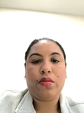 Snapshot of Francesca_ferrari chatting on 03/14/25, 02:31 Francesca ferrari online show from 03/14/25, 02:31