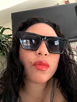 Snapshot of Francesca_ferrari chatting on 03/16/25, 08:32 Francesca ferrari online show from 03/16/25, 08:32