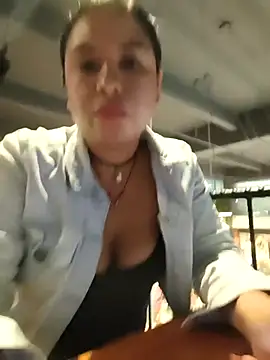 Snapshot of Francesca_ferrari chatting on 09/19/25, 07:36 Francesca ferrari online show from 09/19/25, 07:36