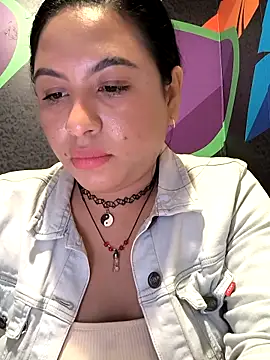 Snapshot of Francesca_ferrari chatting on 10/04/25, 06:39 Francesca ferrari online show from 10/04/25, 06:39