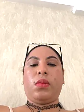 Snapshot of Francesca_ferrari chatting on 10/25/25, 04:02 Francesca ferrari online show from 10/25/25, 04:02