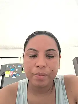 Snapshot of Francesca_ferrari chatting on 06/04/26, 03:07 Francesca ferrari online show from 06/04/26, 03:07