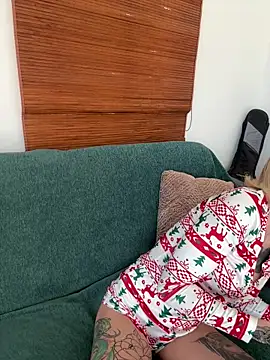 haileyhope  online show from 12/20/25, 10:44