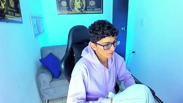 TylerWhite  online show from 02/12/25, 02:56