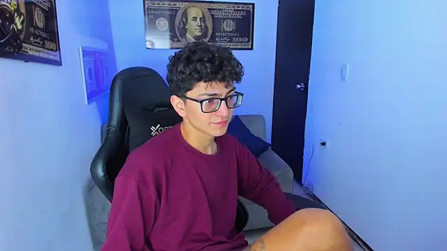 TylerWhite  online show from 03/07/25, 06:02