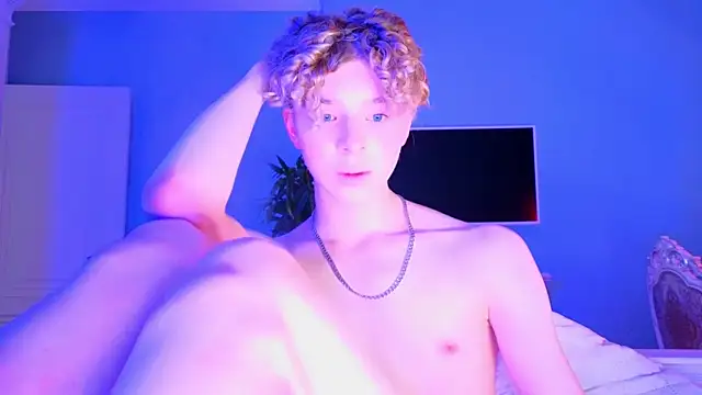 Snapshot of Kudi_Minnt chatting on 02/03/25, 01:30 Kudi Minnt online show from 02/03/25, 01:30