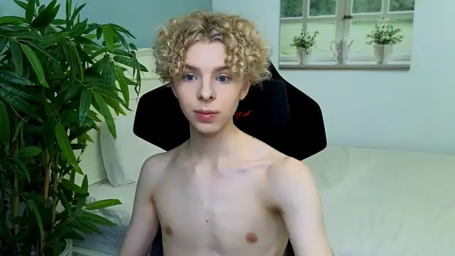 Snapshot of Kudi_Minnt chatting on 11/01/25, 05:04 Kudi Minnt online show from 11/01/25, 05:04