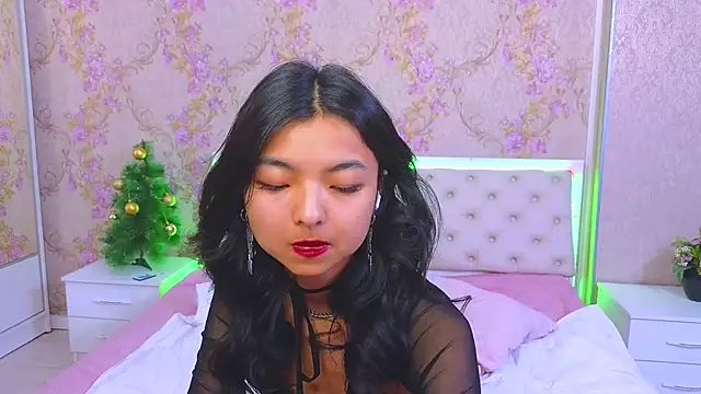 Shy Kira online show from 12/24/24, 06:39