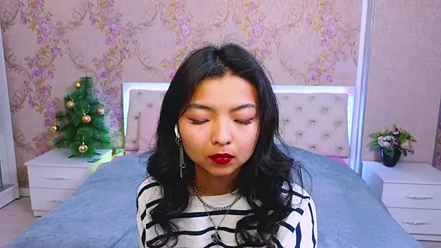 Shy Kira online show from 01/05/25, 12:31