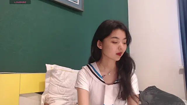 Shy Kira online show from 05/28/26, 08:44