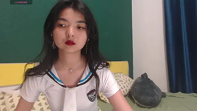 Snapshot of Shy_Kira chatting on 06/17/26, 01:56 Shy Kira online show from 06/17/26, 01:56