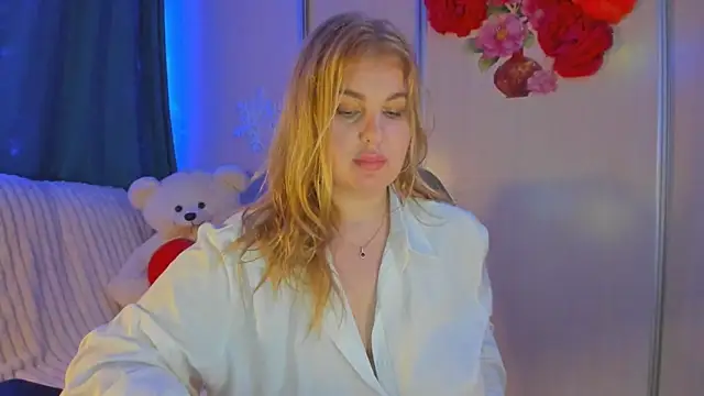 CoraSwon online show from 01/29/25, 08:04