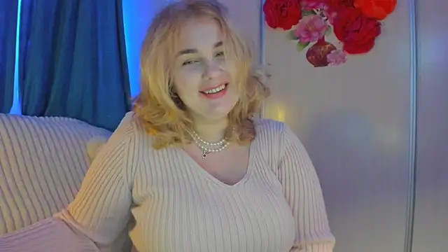 CoraSwon online show from 02/03/25, 05:03