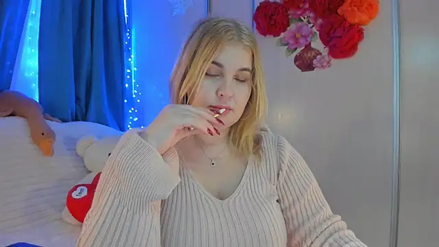 CoraSwon online show from 02/07/25, 10:41