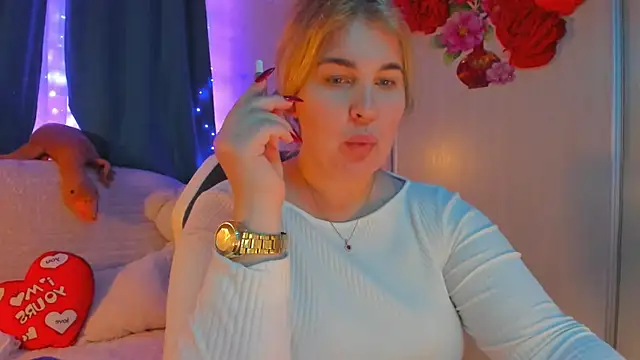 CoraSwon online show from 02/09/25, 01:14