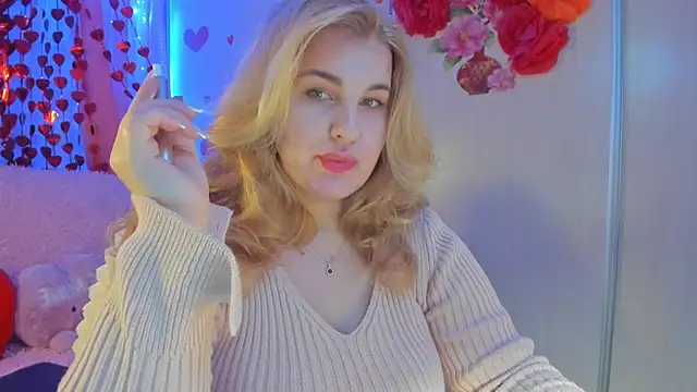 CoraSwon online show from 02/13/25, 06:38