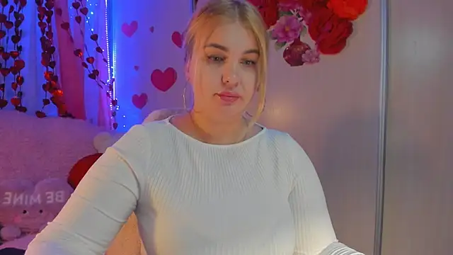 CoraSwon online show from 02/14/25, 07:23