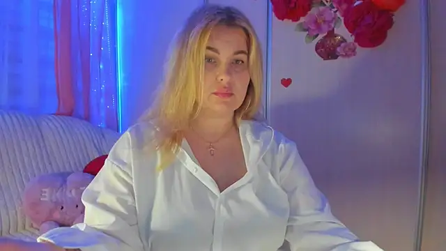 CoraSwon online show from 03/15/25, 07:05