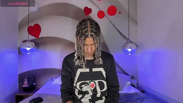 Maxim-Walker online show from 02/18/25, 03:31