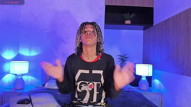 Maxim-Walker online show from 03/22/25, 03:09