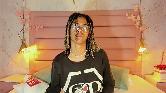 Maxim-Walker online show from 09/26/25, 02:48