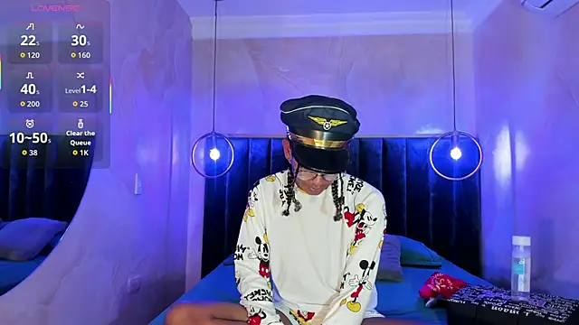 Maxim-Walker online show from 10/20/25, 03:18