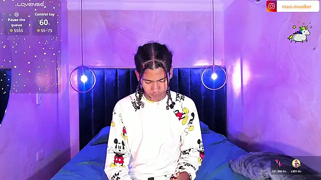 Maxim-Walker online show from 10/21/25, 03:07