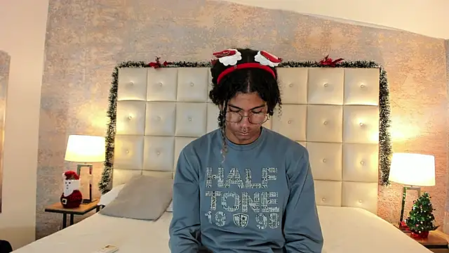 Maxim-Walker online show from 12/20/25, 03:13