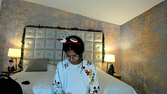 Maxim-Walker online show from 12/21/25, 03:02