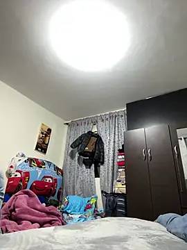 Snapshot of astrid-omega chatting on 01/01/25, 04:18 astrid-omega online show from 01/01/25, 04:18