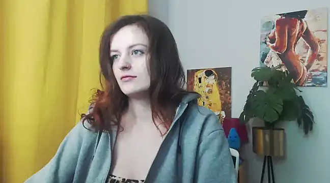 Snapshot of juicyNadine chatting on 12/18/24, 06:21 juicyNadine online show from 12/18/24, 06:21