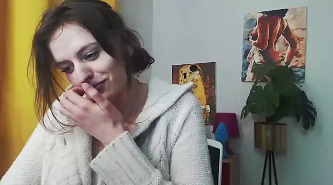 Snapshot of juicyNadine chatting on 01/08/25, 09:21 juicyNadine online show from 01/08/25, 09:21