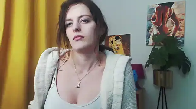 Snapshot of juicyNadine chatting on 01/08/25, 12:26 juicyNadine online show from 01/08/25, 12:26