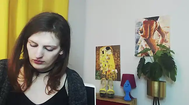 Snapshot of juicyNadine chatting on 02/05/25, 12:27 juicyNadine online show from 02/05/25, 12:27