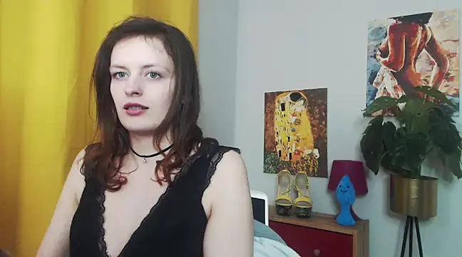 Snapshot of juicyNadine chatting on 02/07/25, 12:17 juicyNadine online show from 02/07/25, 12:17