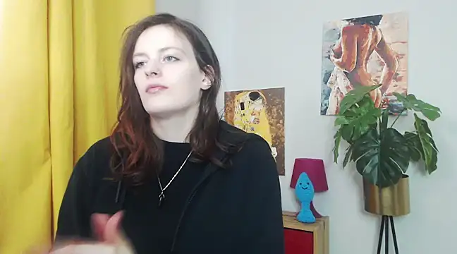 Snapshot of juicyNadine chatting on 02/21/25, 06:18 juicyNadine online show from 02/21/25, 06:18